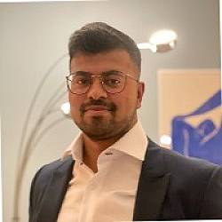 Front End Engineer